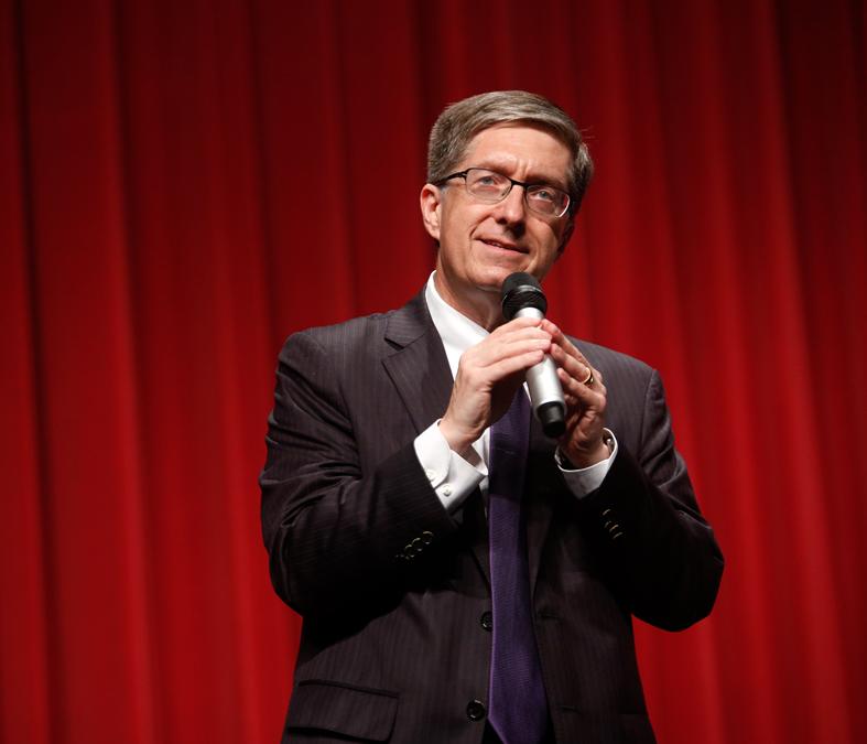 上海纽约大学常务副校长雷蒙被国家外国专家局评选为40位“改革开放40周年最具影响力的外国专家”之一