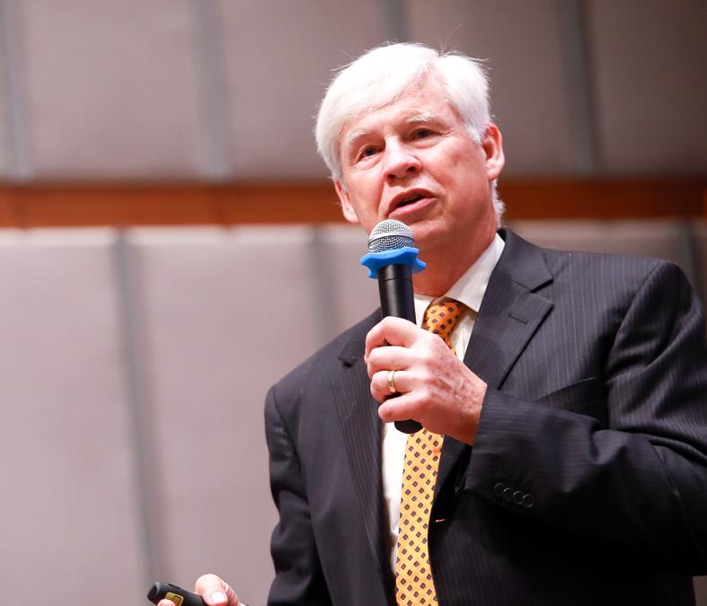  2003年诺贝尔经济学奖得主、上海纽约大学波动研究所联席所长Robert Engle教授，凭借其研究成果《SRISK：系统性风险的条件资本缺口度量方法》，荣获“成思危全球奖”。评委会表示，Engle教授的论文“对中国金融风险防范具有重要的实践意义”